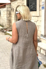 Încarcă imaginea în vizualizatorul Galerie, Rochie din bumbac și in, cu decolteu în V și buzunare duble la spate
