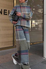 Încarcă imaginea în vizualizatorul Galerie, costum de damă din cașmir
