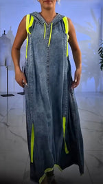 Încarcă imaginea în vizualizatorul Galerie, Ladies' Round Neck with Hat Splicing Casual and Loose Fit Dress
