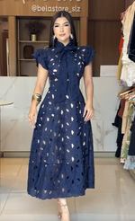 Încarcă imaginea în vizualizatorul Galerie, Rochie mare din dantelă cu papion
