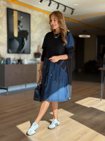Încarcă imaginea în vizualizatorul Galerie, Rochie sport neagră cu buzunare mari și garnitură din denim
