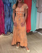 Încarcă imaginea în vizualizatorul Galerie, Rochie cu mânecă scurtă, vopsită în V și cu imprimeu tie-dye
