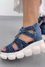 Încarcă imaginea în vizualizatorul Galerie, Fashion denim hollow beach sandals
