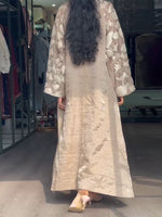 Încarcă imaginea în vizualizatorul Galerie, Rochie lejeră cu mânecă lungă din mătase și broderie florală pentru femei

