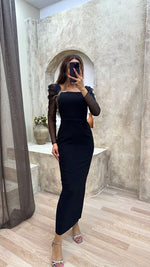 Încarcă imaginea în vizualizatorul Galerie, Rochie subțire din plasă neagră, cu decolteu pătrat
