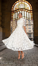 Încarcă imaginea în vizualizatorul Galerie, Rochie de mireasa midi din dantela noua
