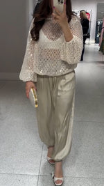 Încarcă imaginea în vizualizatorul Galerie, Costum casual pentru femei, cu guler rotund și pantaloni din satin
