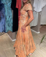 Încarcă imaginea în vizualizatorul Galerie, Rochie cu mânecă scurtă, vopsită în V și cu imprimeu tie-dye
