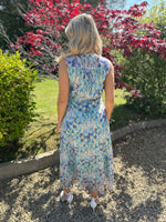 Încarcă imaginea în vizualizatorul Galerie, Rochie florală albastră din șifon
