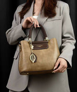 Încarcă imaginea în vizualizatorul Galerie, Fine Red Versatile Durable Leather Tote Handbag
