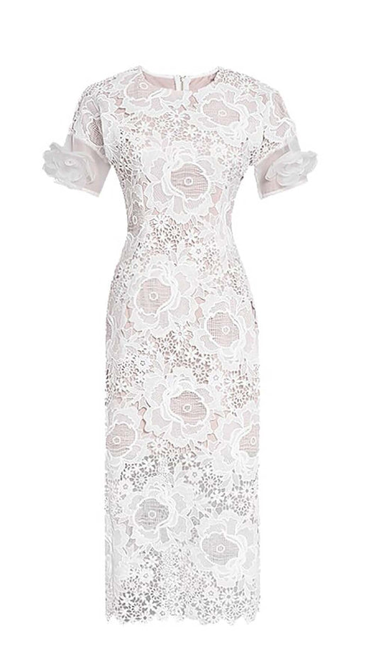 Rochie midi albă în linie A cu decolteu din dantelă