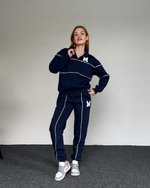 Încarcă imaginea în vizualizatorul Galerie, Costum cu dungi din bumbac, cu decolteu
