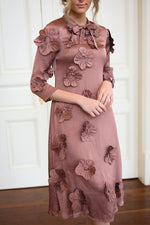 Încarcă imaginea în vizualizatorul Galerie, Rochie roz din mătase cu imprimeu floral 3D
