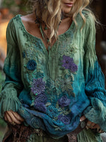 Încarcă imaginea în vizualizatorul Galerie, Cămăși vintage elegante din in, cu broderie artistică, în gradient albastru, cu trandafiri și flori
