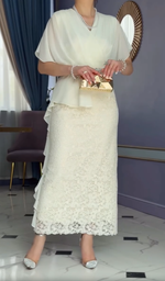 Încarcă imaginea în vizualizatorul Galerie, Rochie ușoară, luxoasă și elegantă, cu volane, model patchwork, în talie
