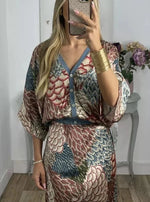 Încarcă imaginea în vizualizatorul Galerie, Set bluză și fustă la modă cu imprimeu de pește și decolteu în V
