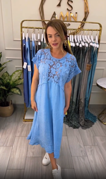 Încarcă imaginea în vizualizatorul Galerie, Rochie din dantelă, bumbac și in, model patchwork
