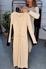 Încarcă imaginea în vizualizatorul Galerie, Rochie slim fit din tricot cu decolteu în V

