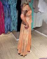 Încarcă imaginea în vizualizatorul Galerie, Rochie cu mânecă scurtă, vopsită în V și cu imprimeu tie-dye
