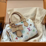 Încarcă imaginea în vizualizatorul Galerie, Geantă crossbody Nano Speedy albă cu inscripții colorate Murakami
