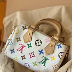 Încarcă imaginea în vizualizatorul Galerie, Geantă crossbody Nano Speedy albă cu inscripții colorate Murakami

