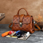 Încarcă imaginea în vizualizatorul Galerie, Geantă crossbody mică pătrată cu lacăt vintage în relief
