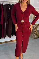 Încarcă imaginea în vizualizatorul Galerie, Rochie slim fit din tricot, cu decolteu în V și nasturi metalici

