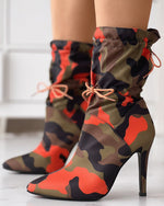 Încarcă imaginea în vizualizatorul Galerie, Cizme cu toc stiletto cu imprimeu camo
