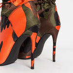 Încarcă imaginea în vizualizatorul Galerie, Cizme cu toc stiletto cu imprimeu camo
