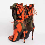 Încarcă imaginea în vizualizatorul Galerie, Cizme cu toc stiletto cu imprimeu camo
