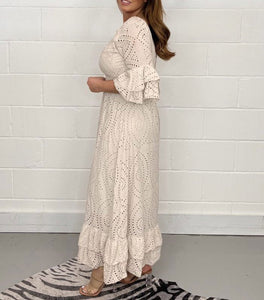 Rochie midi cu broderie englezească și mâneci strânse